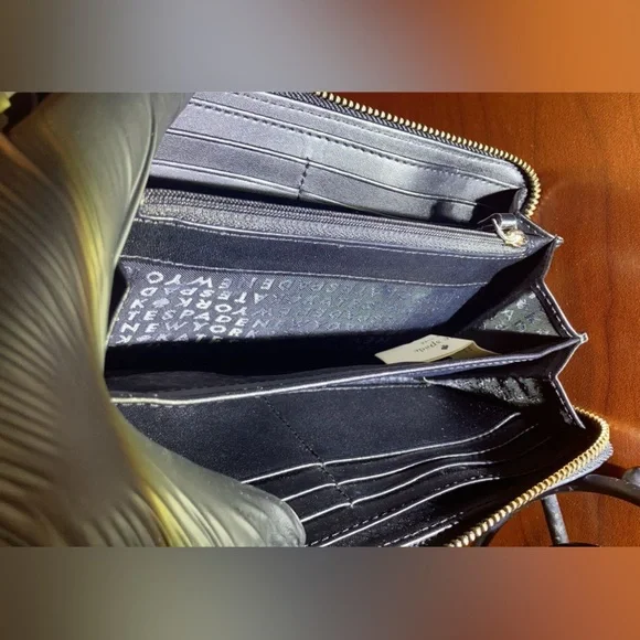 Kate Spade | Wallet | Black | Excellent Condition - Picture 6 of 10